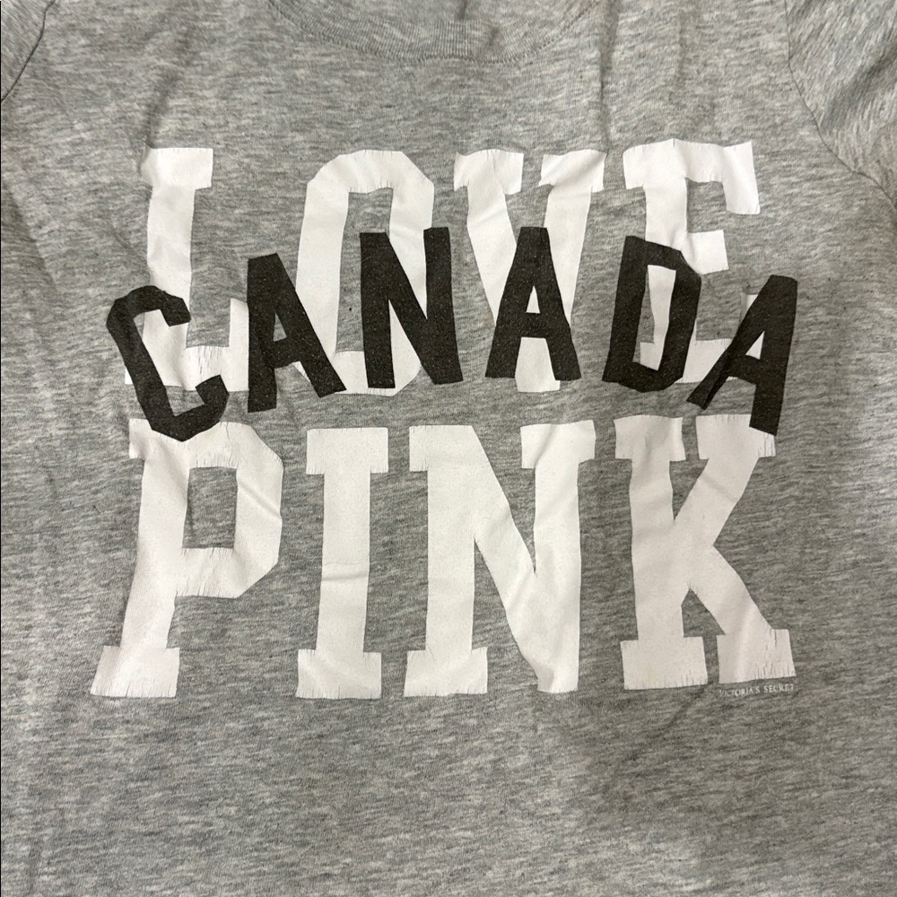 Gray Victoria’s Secret Canada Pink T-Shirt size M